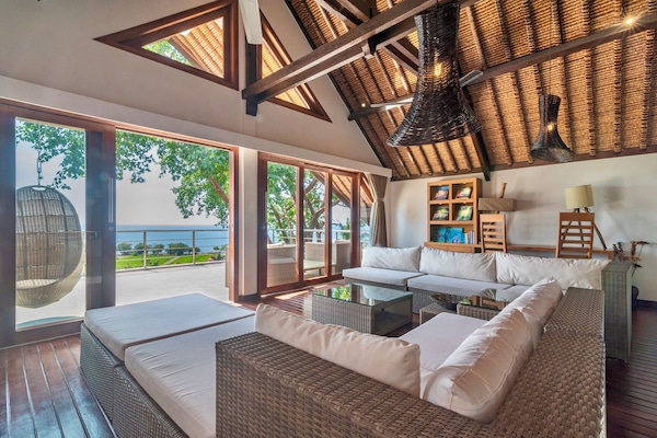 panorama lounge