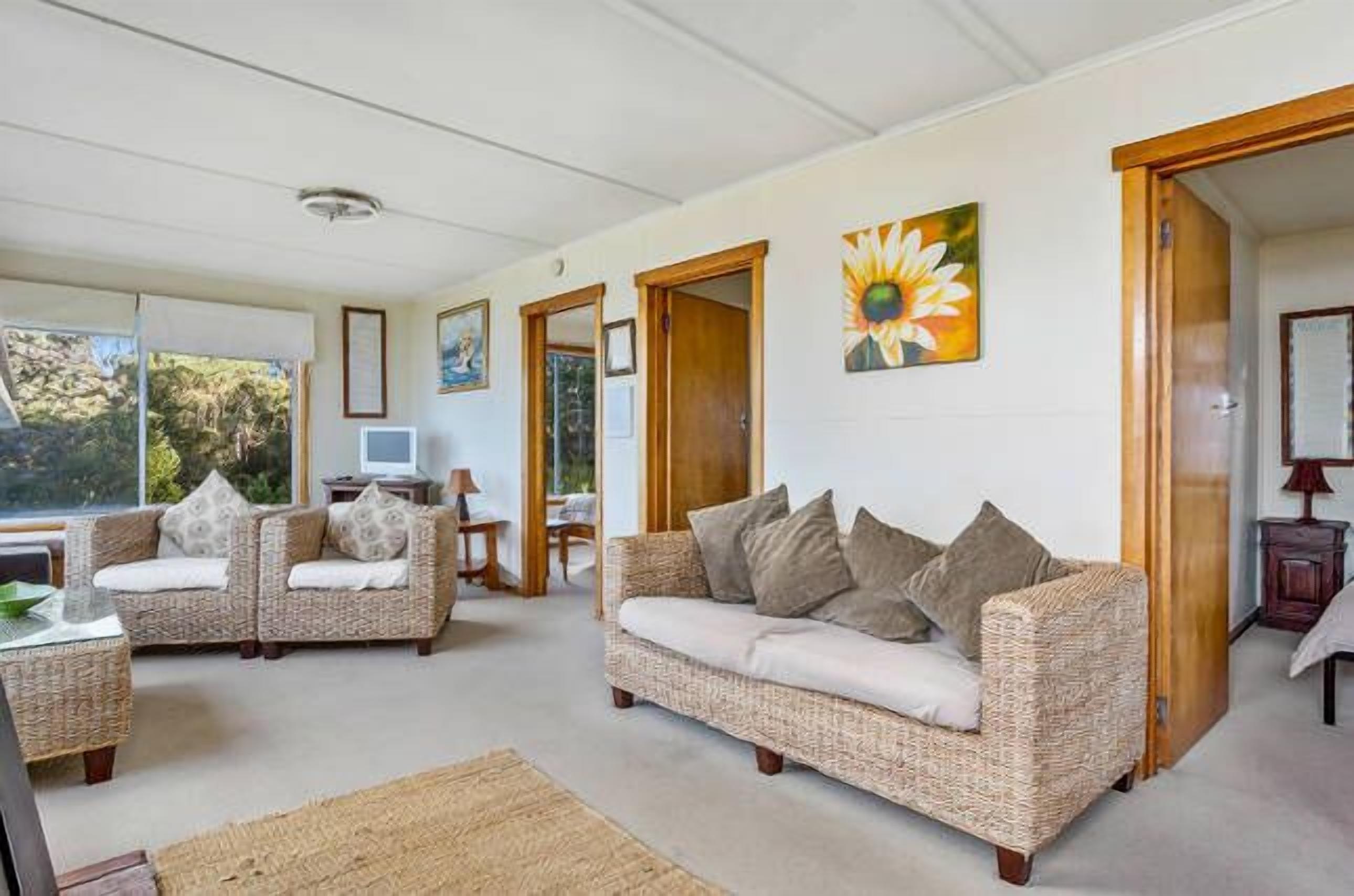 summer beach house  — image 11