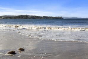 Plage, chaises longues