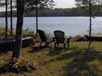 Very private-modern home -large lake-202ft. of shoreline