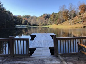 Property grounds - HOT TUB, Swimming/Fishing Lake, Mountain Views
The Happy Appalachian (Robbinsville)