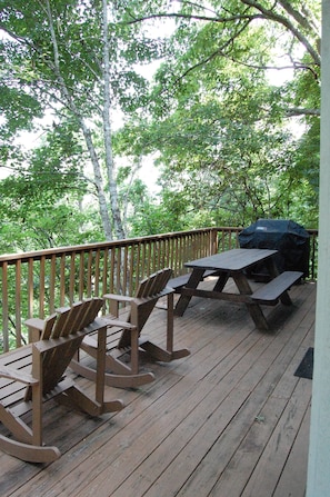 Outdoor dining - HOT TUB, Swimming/Fishing Lake, Mountain Views

The Happy Appalachian (Robbinsville)