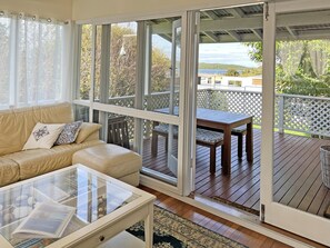 Smart-TV, peis og DVD-spiller