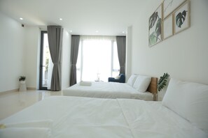 4 habitaciones, escritorio, tabla de planchar con plancha y wifi gratis 