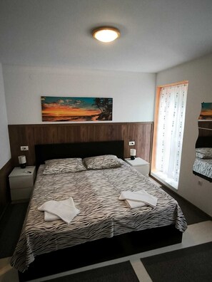 2 bedrooms, iron/ironing board, free WiFi, bed sheets