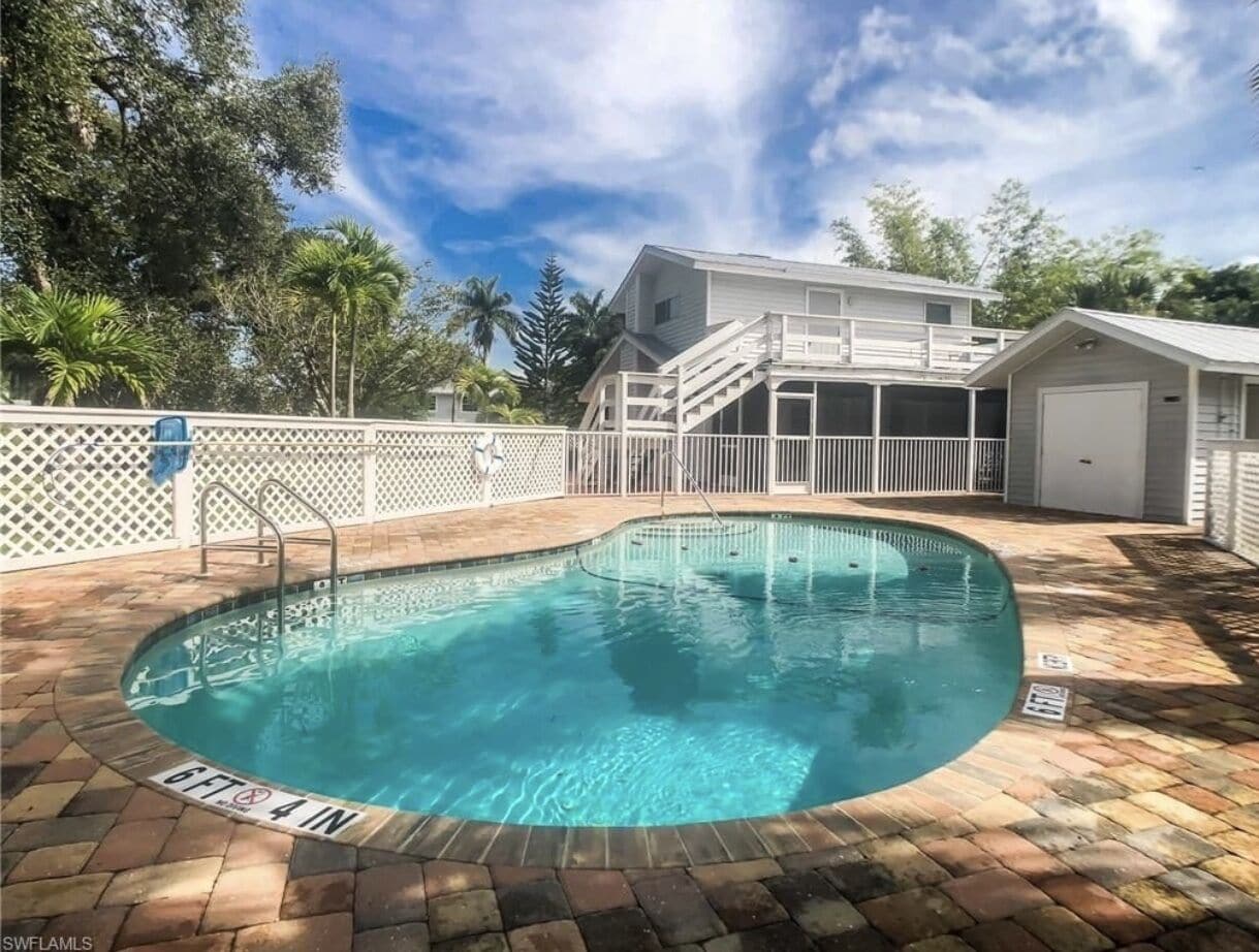 Private Hideaway in Pine Island community Pool and Marina a few steps away.