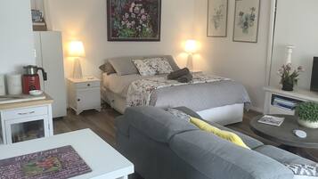 1 bedroom, iron/ironing board, free WiFi, bed sheets