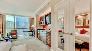 1 bedroom, in-room safe, desk, iron/ironing board