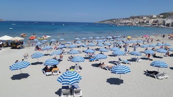 Vlak bij het strand, strandlakens