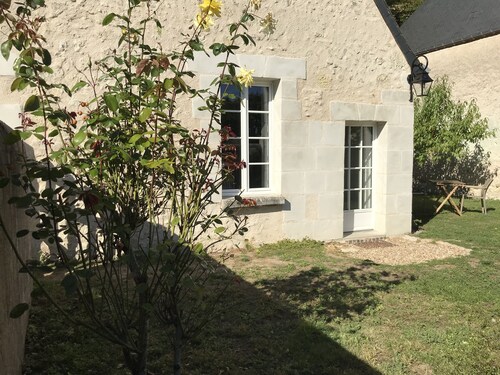 La Closerie, adorable house, park of the Ormeaux castle, 6 km from Amboise.
