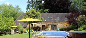 Cottage with shared swimming pool, hot tub, fishing, tennis, UK TV and Wi-Fi