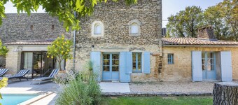 Abgeschiedene Villa aus dem 17. Jahrhundert mit 2/3 Schlafzimmern und privatem Pool. 