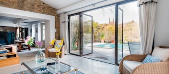 2/3 bedroom Secluded Villa 17th Century with Private heated Pool. Provencal gem