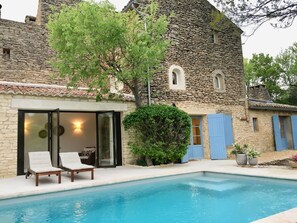 Piscine extérieure, piscine chauffée