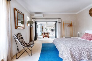 2 chambres, fer et planche à repasser, Wi-Fi, draps fournis