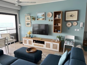 Smart-TV, DVD-Player, Bücher