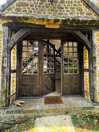 Exterior detail. Cottage with shared swimming pool, hot tub, fishing, tennis, UK TV and Wi-F