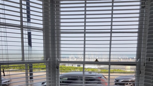 A room with large windows, a desk, and a chair. - Cultural Heart of Margate (Margate)