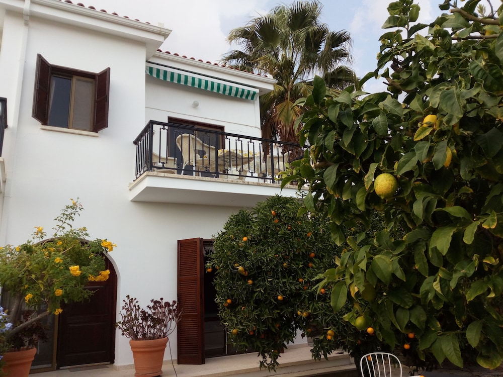 Villa With Fantastic Views, Free Car And Internet - Chipre