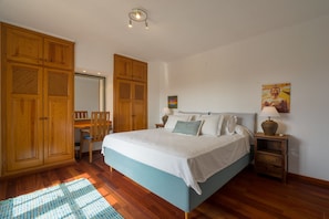 4 bedrooms, in-room safe, iron/ironing board, travel crib