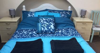 Two bedroom apartment in conservation area in centre of town