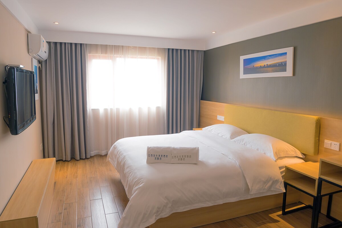 Superior Double Room | Living room | 24-inch LCD TV with digital channels, TV