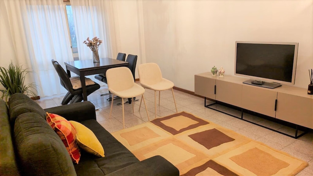 Lucinda`s Casa. Bienvenido - Braga