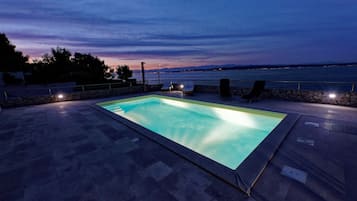 Outdoor pool, a heated pool