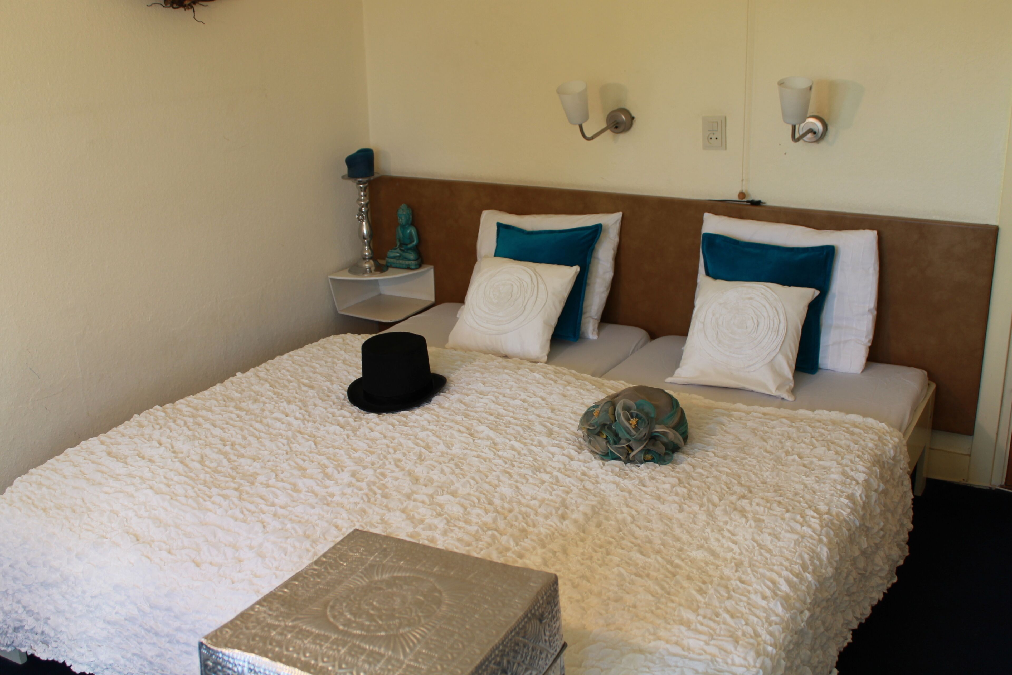 11 bedrooms, iron/ironing board, travel cot, free WiFi