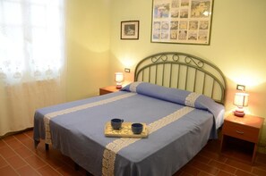 4 chambres, fer et planche à repasser, Wi-Fi gratuit, draps fournis