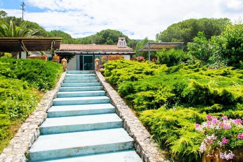 Detached villa 50 meters from the sea