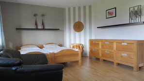 2 Schlafzimmer, Schreibtisch, WLAN, Bettwäsche