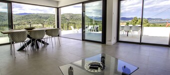 MODERN HOUSE PORTO VECCHIO AIR-CONDITIONED PRIVATE POOL SUPERB SEA/MOUNTAIN VIEW