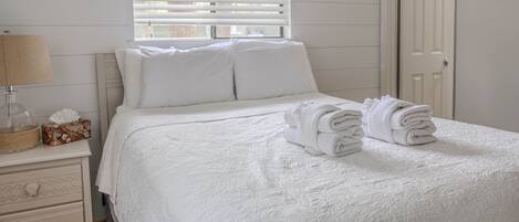 2 bedrooms, iron/ironing board, travel cot, WiFi