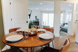 Dining - Lakefront Retreat with Kayaks, Fire Pit & Dock (Geneva)