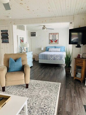 2 chambres, fer et planche à repasser, lit parapluie, Wi-Fi