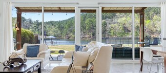 Stylish Lakefront Home - Last Minute Getaway for the Summer