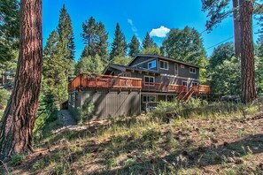 Exterior - Lake Tahoe View Romantic Getaway 250x 2 guest 1 bedroom extra room 150   (South Lake Tahoe)