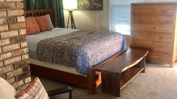 3 bedrooms, desk, iron/ironing board, free WiFi