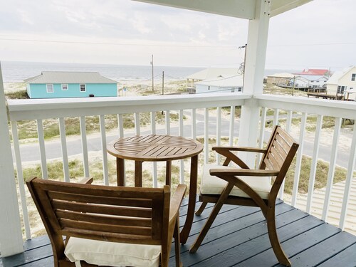 ☀️ 🏖️ 🐾 3 BED 2 BATH SLEEPS 8 BIG DOGS WELCOME