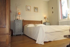 2 bedrooms, iron/ironing board, travel crib, free WiFi