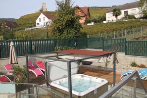 مغطس سبا خارجي