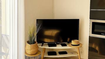 Una Smart TV, una oficina