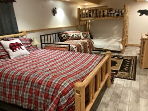 4 bedrooms, travel cot, free WiFi, bed sheets