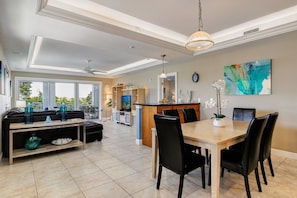 Interior - Spacious Waterfront, 3 BR/3 BA, Water Views, Walk to All (Clearwater Beach)