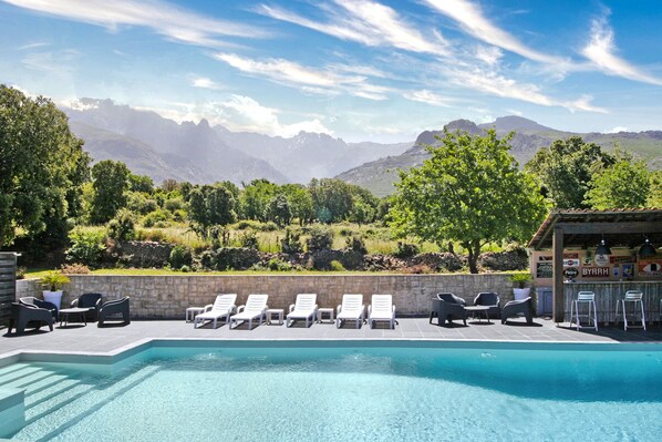 Outdoor pool - T3 CLEMENTINU in a Corsican villa, any comfort, in peace, with swimming pool. (Calenzana)