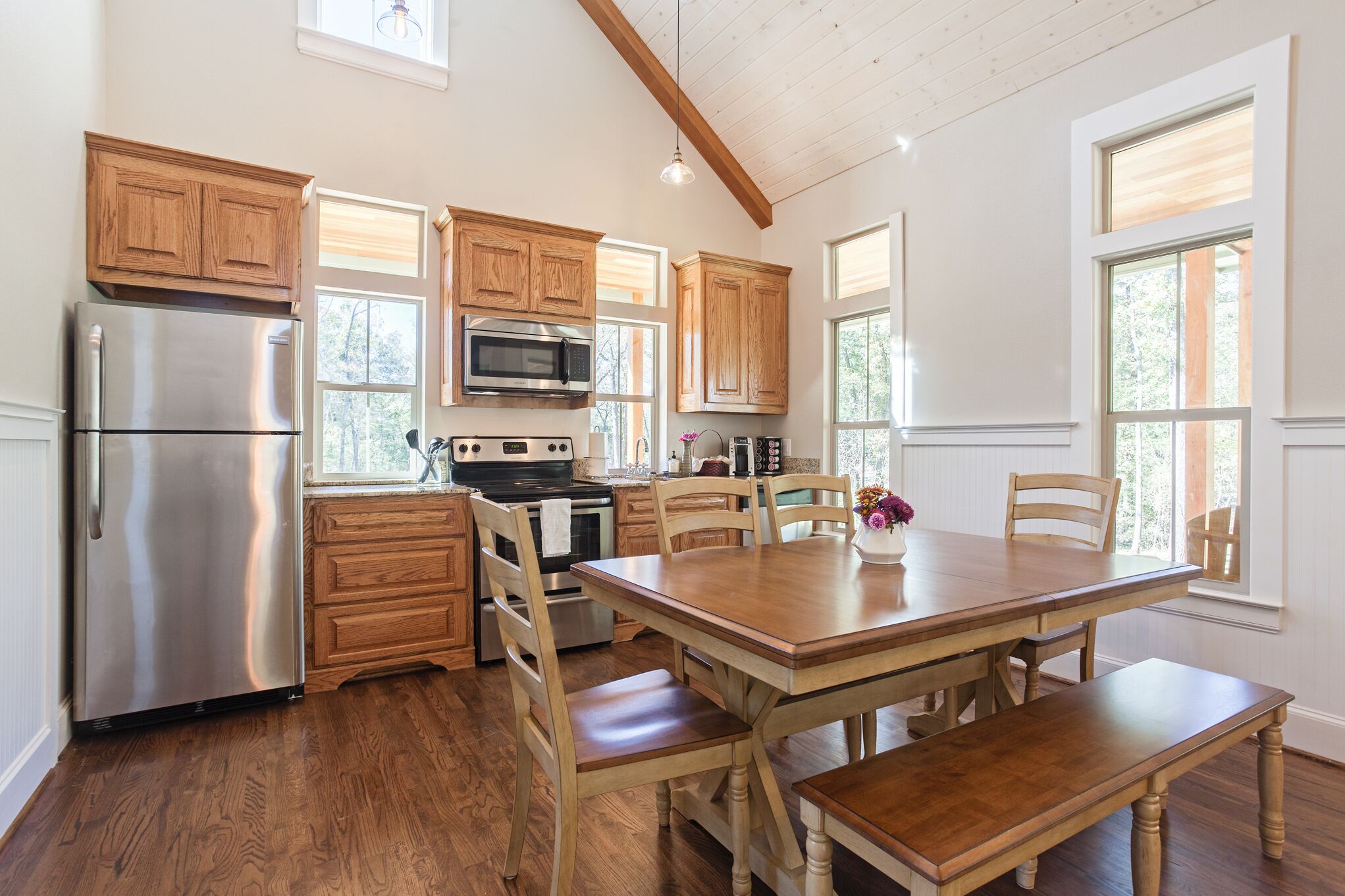 Microwave, oven, dishwasher, coffee/tea maker