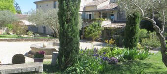 GÎTE AVEC PISCINE CHAUFFEE - MAS DANS LA GARRIGUE  D'UZES