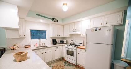 Vieressä rantoja, 3 minuutin kävelymatkan päässä keskustasta, Hiljainen ilmapiiri, ilmainen WIFI