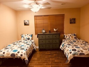 5 makuuhuonetta, työpöytä, silitysrauta/-lauta, ilmainen Wi-Fi